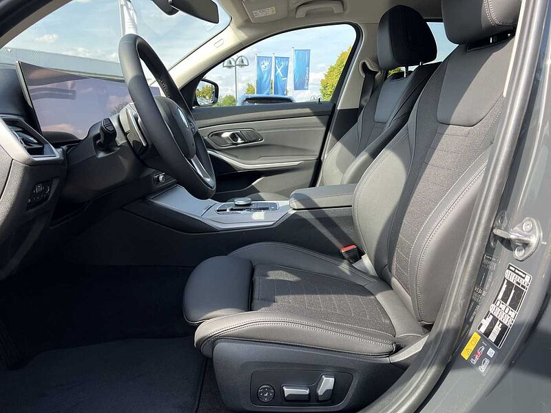 BMW 330 e xDrive Komfortzg. Klimaaut Lederlenkrad Lor