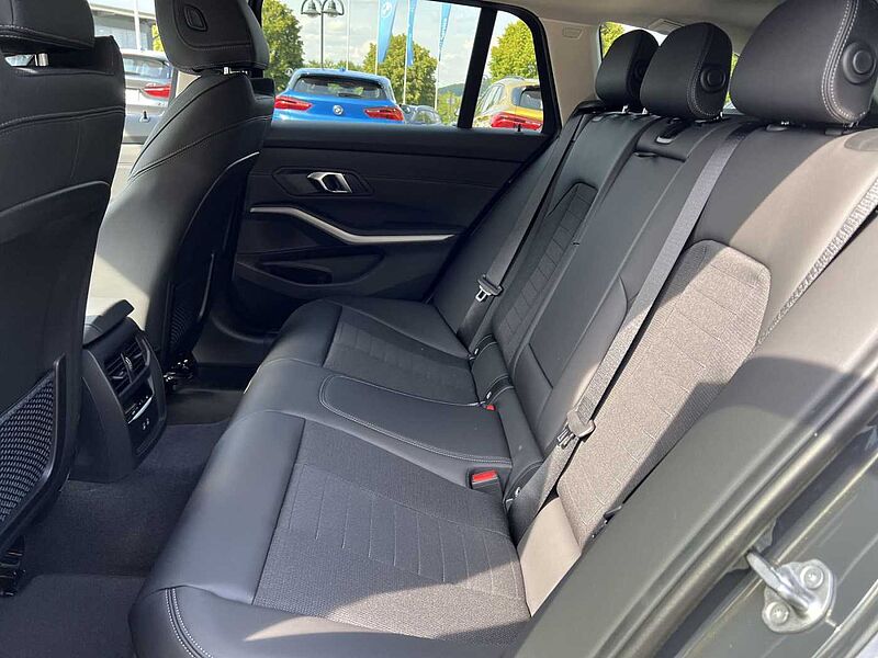 BMW 330 e xDrive Komfortzg. Klimaaut Lederlenkrad Lor