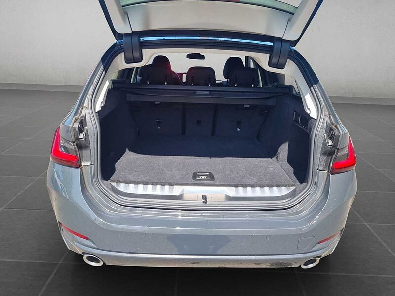 BMW 330 e xDrive Komfortzg. Klimaaut Lederlenkrad Lor