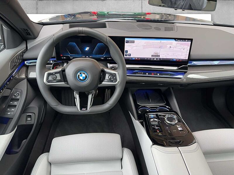 BMW i5 eDrive40 TOURING M SPORT PRO PANO B&W AHK