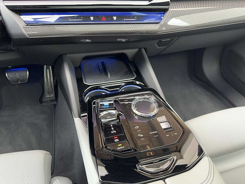 BMW i5 eDrive40 TOURING M SPORT PRO PANO B&W AHK