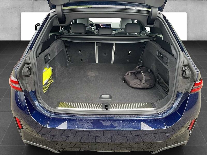 BMW i5 eDrive40 TOURING M SPORT PRO PANO B&W AHK