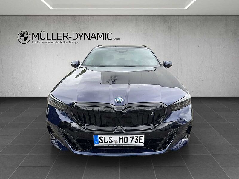 BMW i5 eDrive40 TOURING M SPORT PRO PANO B&W AHK