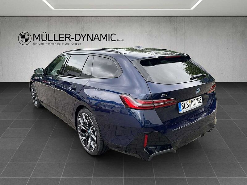 BMW i5 eDrive40 TOURING M SPORT PRO PANO B&W AHK