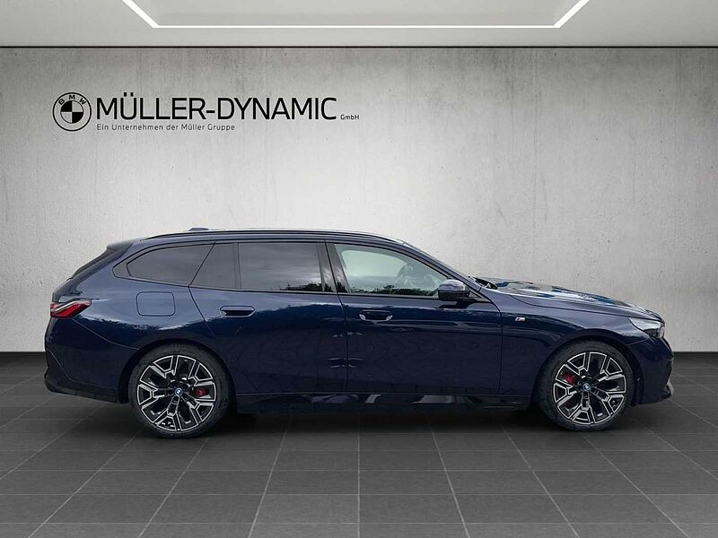 BMW i5 eDrive40 TOURING M SPORT PRO PANO B&W AHK
