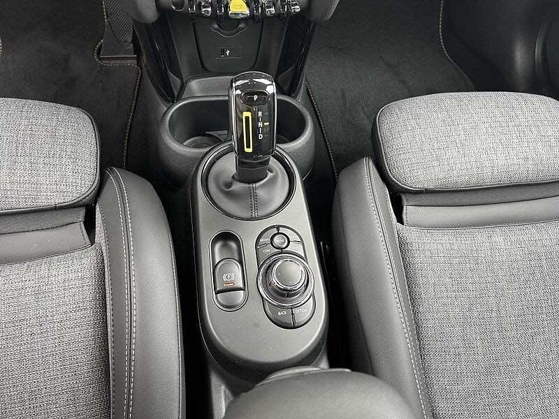 MINI COOPER SE Hatch DAB LED Navi Tempomat Klimaaut.