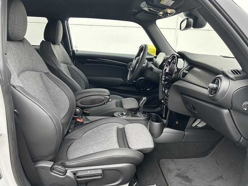 MINI COOPER SE Hatch DAB LED Navi Tempomat Klimaaut.