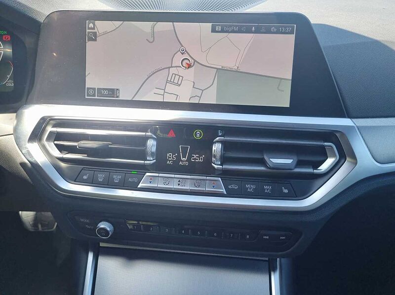 BMW 320 d xDrive LIMOUSINE M SPORT LED HIFI AHK TEMPO