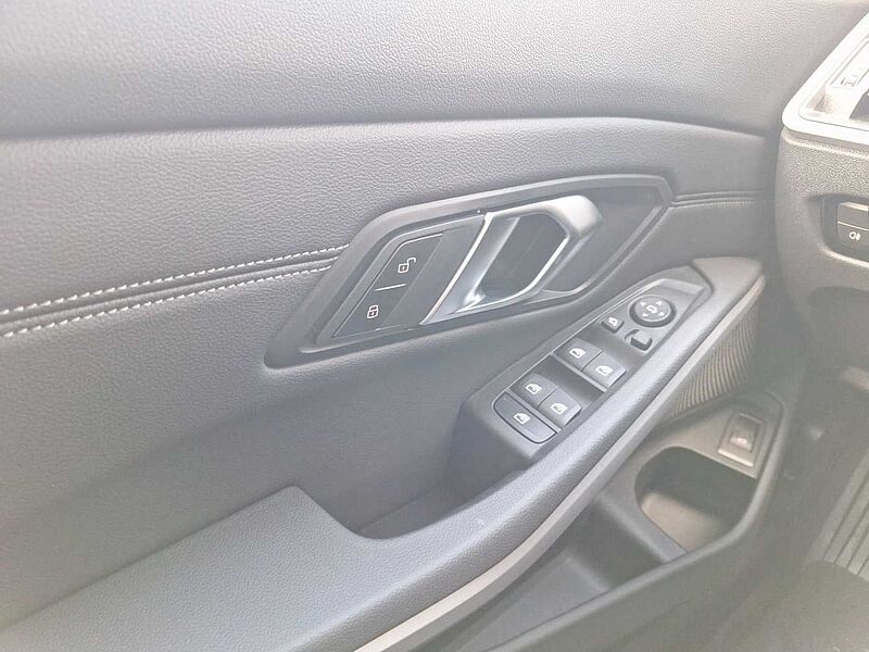 BMW 320 d xDrive Touring DAB LED ACC + Stop&Go Shz