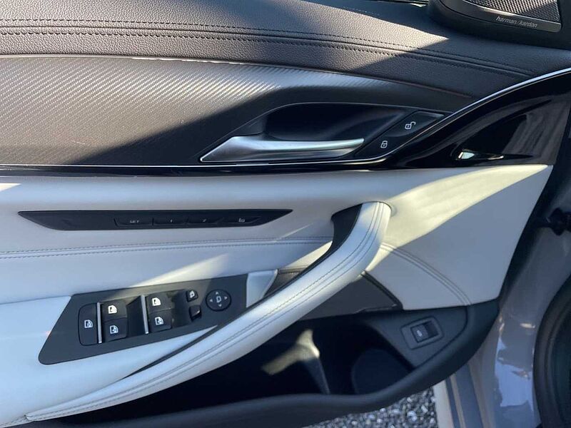 BMW M5 Limousine COMP LASER SPORTABGAS AHK 360° KAME