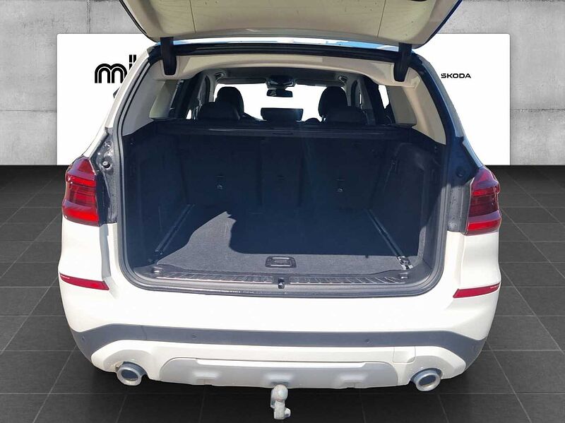 BMW X3 xDrive20d X LINE LED VIRT COCK+ AHK PDC