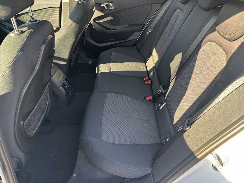 BMW 116 i ADVANATGE LED KLIMAAUTO VIRT COCK PROF DAB