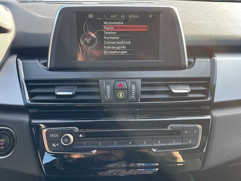 BMW 220 Active Tourer i ACTIVE TOURER XLINE PDC KLIMAAUTO SHZ TEMPO