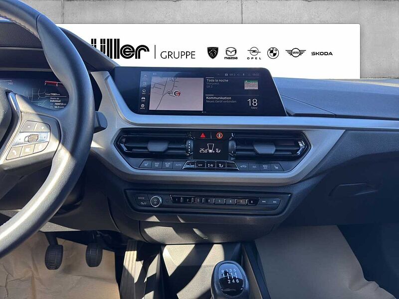 BMW 118 i ADVANATGE LED PDC TEMPOMAT VIRT COCK PROF D