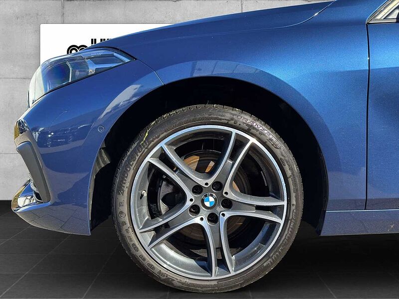 BMW 118 i ADVANATGE LED PDC TEMPOMAT VIRT COCK PROF D