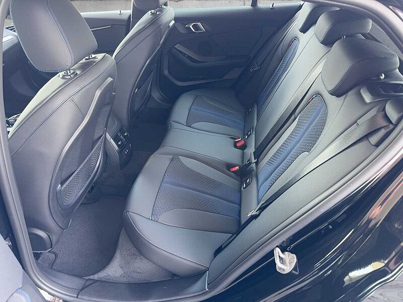 BMW 118 i M Sport LED HIFI HUD PDC SHZ AHK '18'