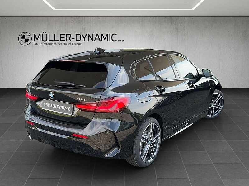 BMW 118 i M Sport LED HIFI HUD PDC SHZ AHK '18'