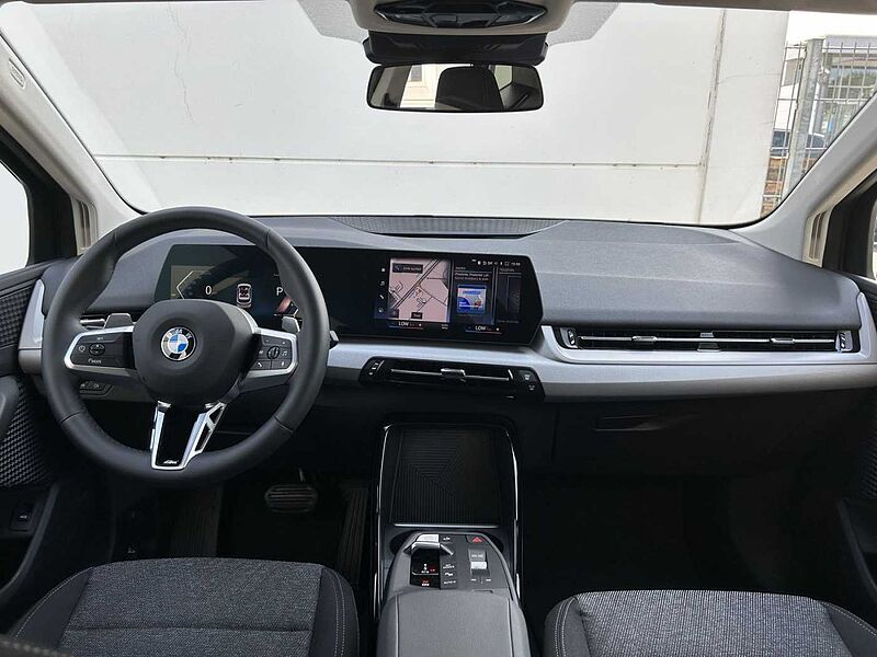 BMW 218 Active Tourer d ACTIVE TOURER AHK RÜCKFAHR DAB SHZ