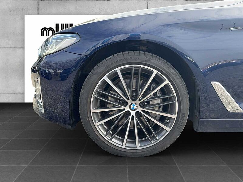 BMW 530 d xDrive LIMOUSINE LUXURY LINE LASER HUD HARM