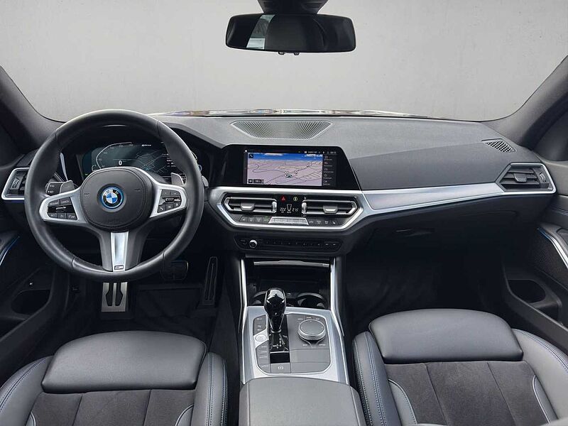 BMW 330 e xDrive M SPORT LED TEMPOMAT VIRT COCK PROF