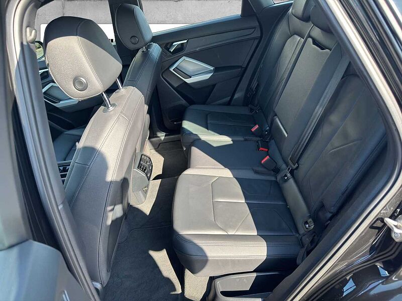 Audi Q3 45 TFSI quattro DAB Tempomat AHK el. Sitze