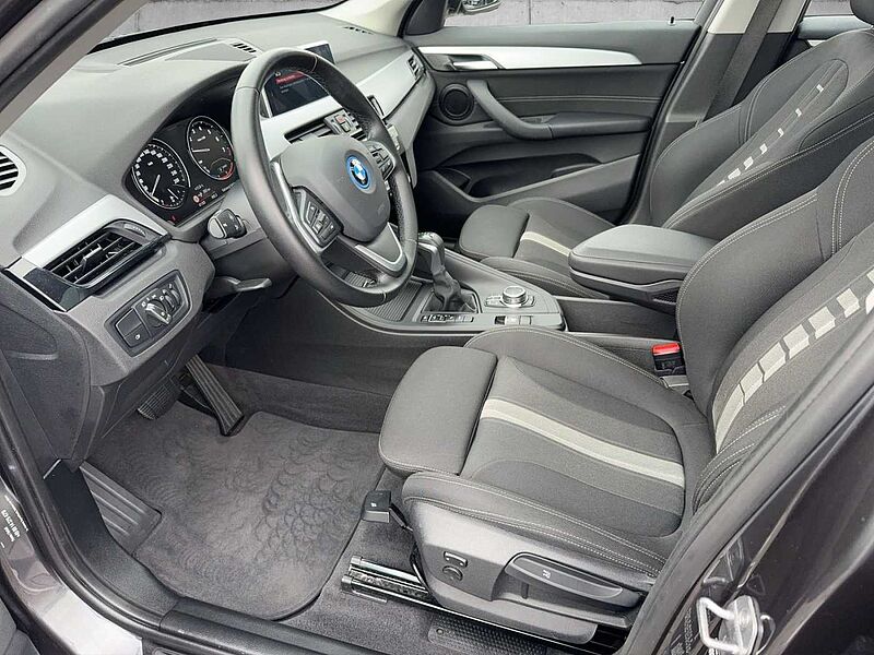 BMW X1 xDrive25e ADVANATGE LED HIFI PANO NAVI KOMFOR