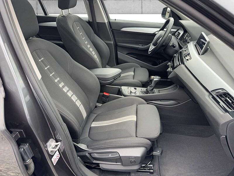 BMW X1 xDrive25e ADVANATGE LED HIFI PANO NAVI KOMFOR