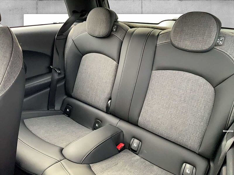 MINI COOPER SE CLASSIC TRIM NAVI TEMPOMAT PDC