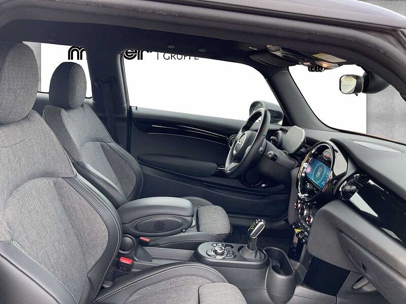 MINI COOPER SE CLASSIC TRIM NAVI TEMPOMAT PDC