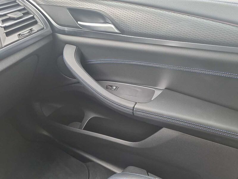 BMW X4 xDrive30i M Sportpaket DAB WLAN Pano. Dach