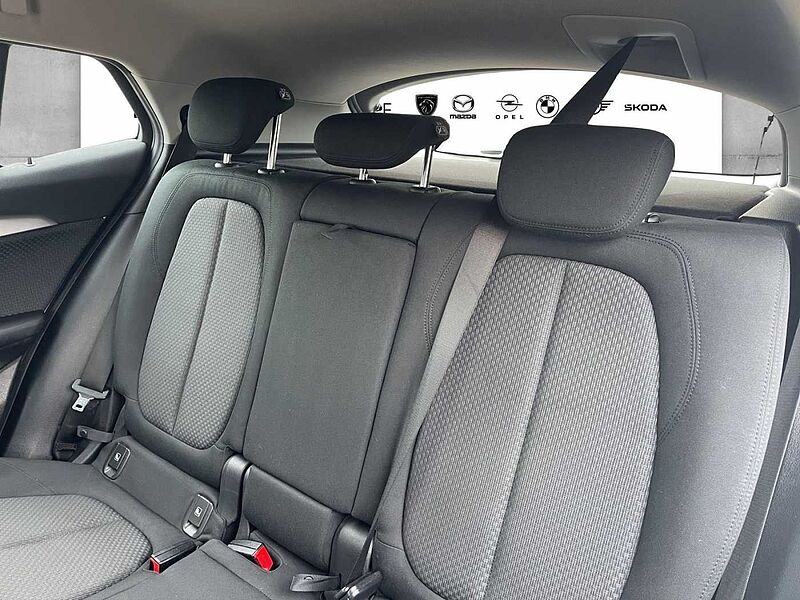 BMW X2 sDrive18i BUSINESS DAB NAVI SHZ