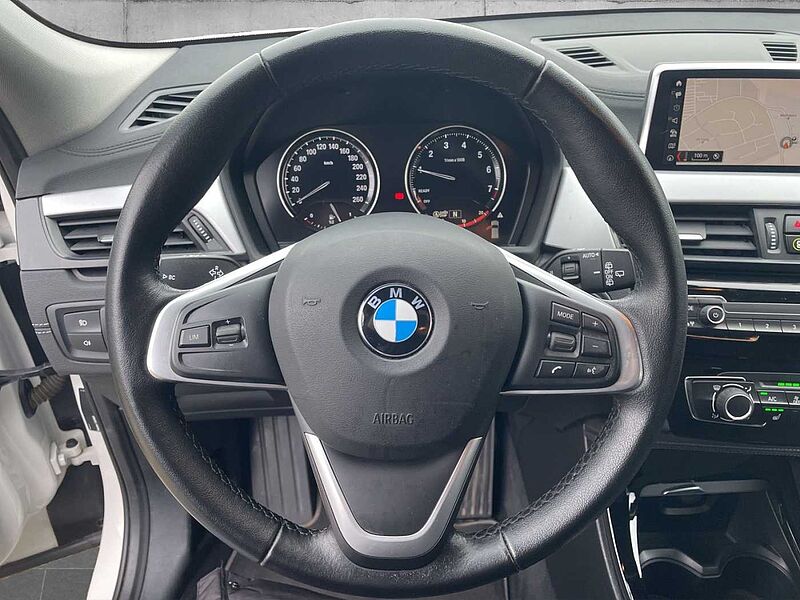 BMW X2 sDrive18i BUSINESS DAB NAVI SHZ