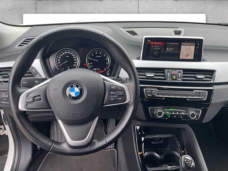 BMW X2 sDrive18i BUSINESS DAB NAVI SHZ