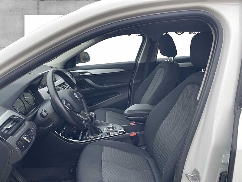 BMW X2 sDrive18i BUSINESS DAB NAVI SHZ