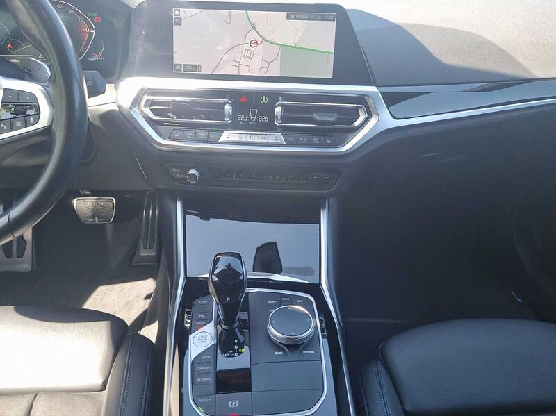 BMW 330 i xDrive TOURING M SPORT LASER PANO KOMFORTZU