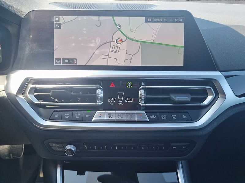 BMW 330 i xDrive TOURING M SPORT LASER PANO KOMFORTZU