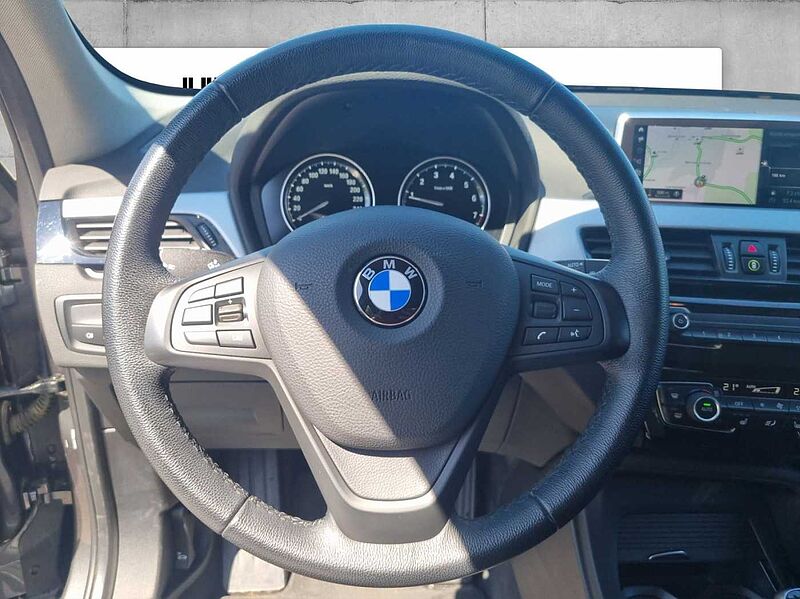 BMW X1 sDrive20i ADVANATGE LED AHK PDC NAVI TEMPOMAT