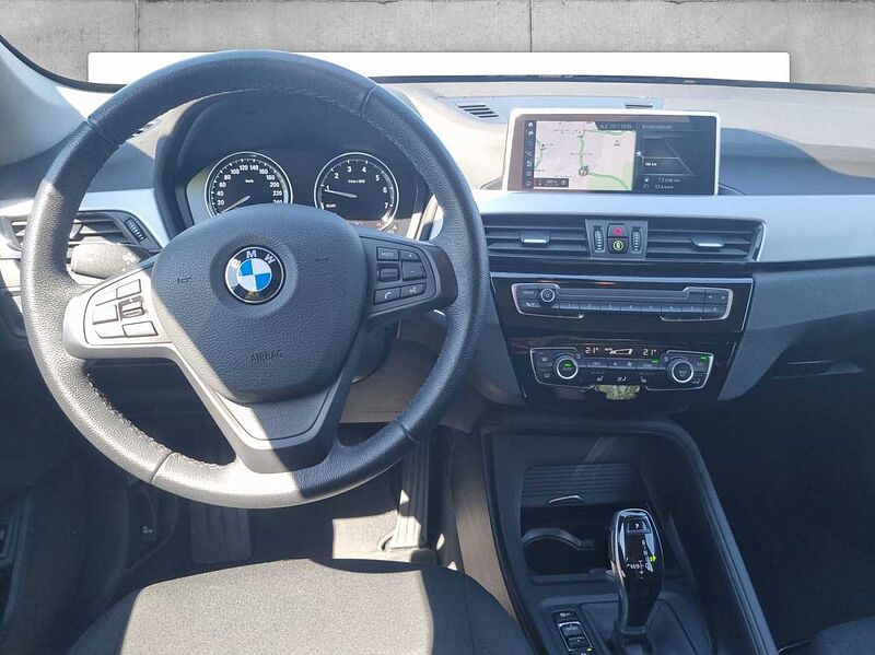 BMW X1 sDrive20i ADVANATGE LED AHK PDC NAVI TEMPOMAT
