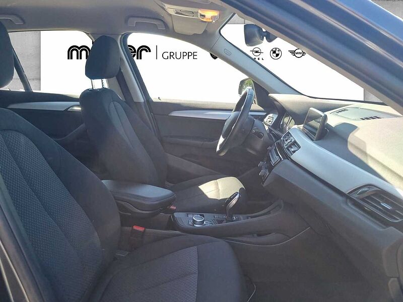 BMW X1 sDrive20i ADVANATGE LED AHK PDC NAVI TEMPOMAT