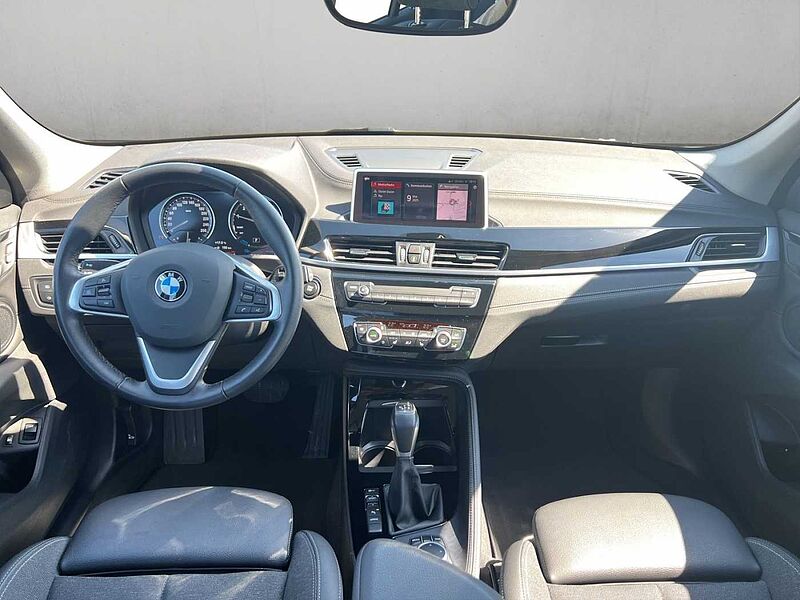 BMW X1 xDrive25e SPORT LINE LED AHK TEMPOMAT NAVI SH