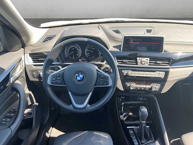 BMW X1 xDrive25e SPORT LINE LED AHK TEMPOMAT NAVI SH