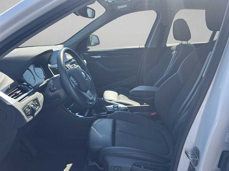 BMW X1 xDrive25e SPORT LINE LED AHK TEMPOMAT NAVI SH