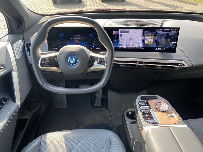 BMW iX M60 LASER PANO AHK SOFT CLOSE B&W KOMFORTZUG