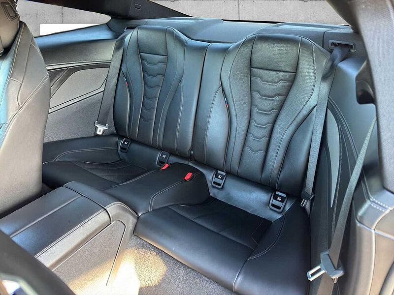 BMW M850 i xDrive Coupé