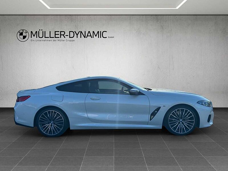 BMW M850 i xDrive Coupé