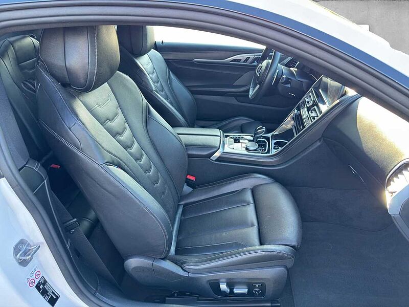 BMW M850 i xDrive Coupé