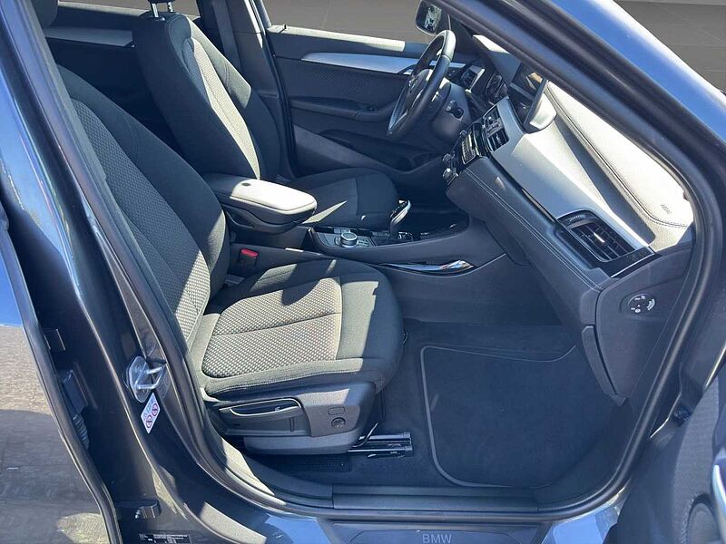 BMW X2 sDrive20d ADVANTAGE LED KOMFORTZUG NAVI+ PDC