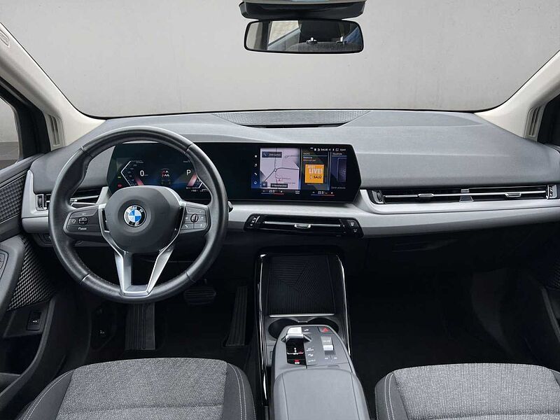 BMW 218 Active Tourer i Active Tourer DAB Parkassistent Shz