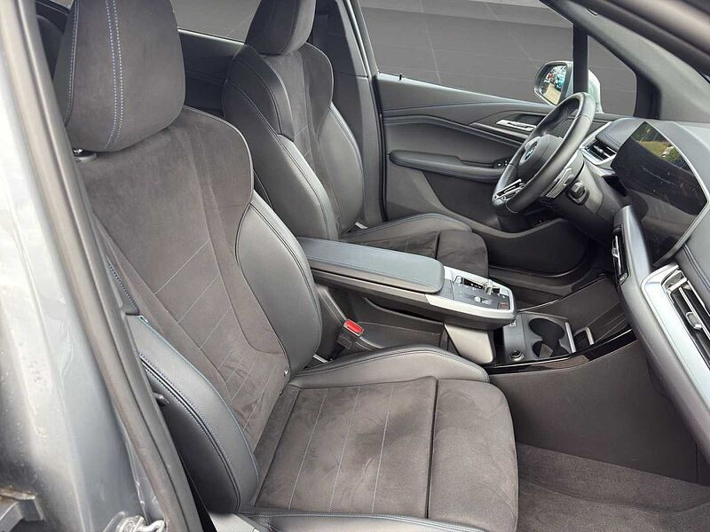 BMW 220 Active Tourer i M SPORT LED AHK RÜCKFAHR KOMFORTZUG SHZ DAB