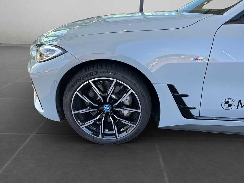 BMW i4 eDrive40 GRAN COUPÈ M SPORT AHK RÜCKFAHR KOMF